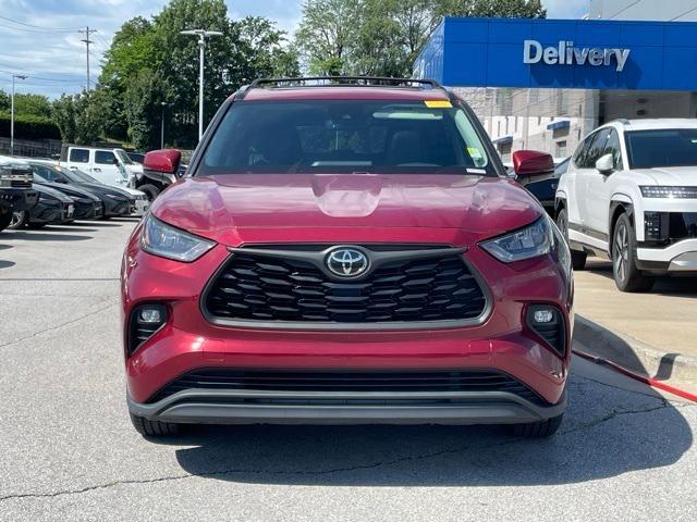 used 2020 Toyota Highlander car, priced at $28,419