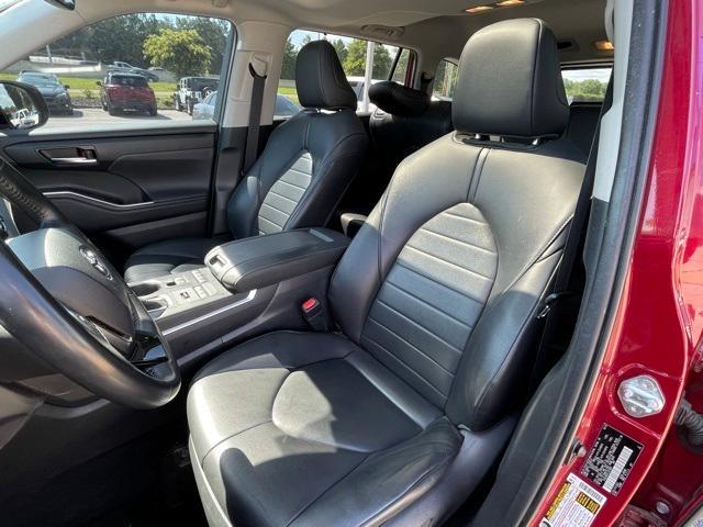 used 2020 Toyota Highlander car, priced at $28,419