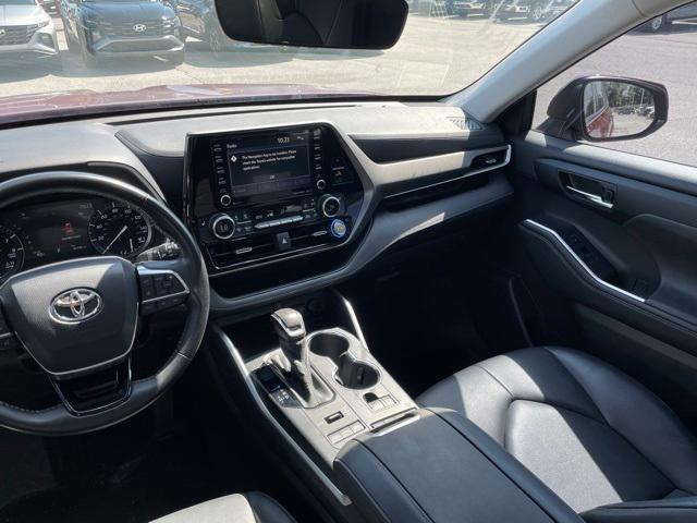used 2020 Toyota Highlander car, priced at $28,419