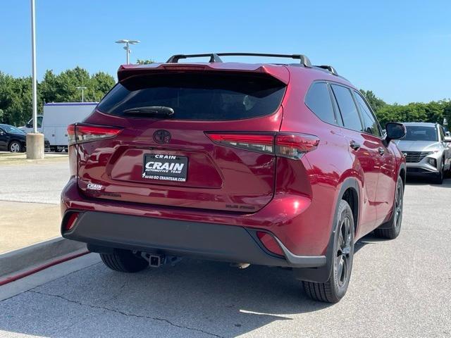 used 2020 Toyota Highlander car, priced at $28,419