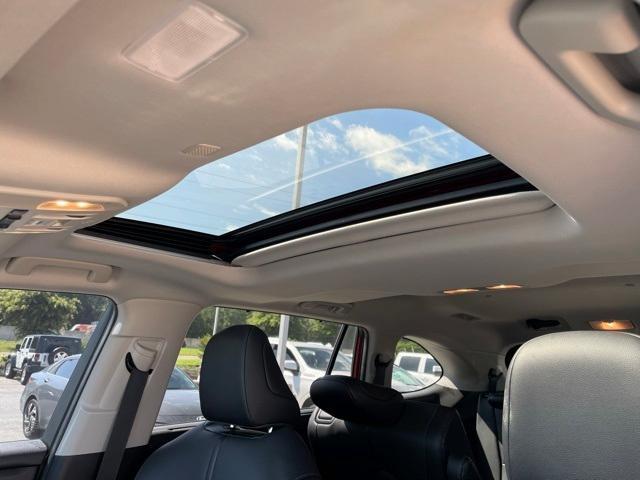 used 2020 Toyota Highlander car, priced at $28,419