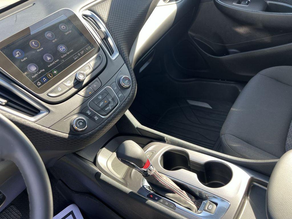 new 2025 Chevrolet Malibu car, priced at $28,495