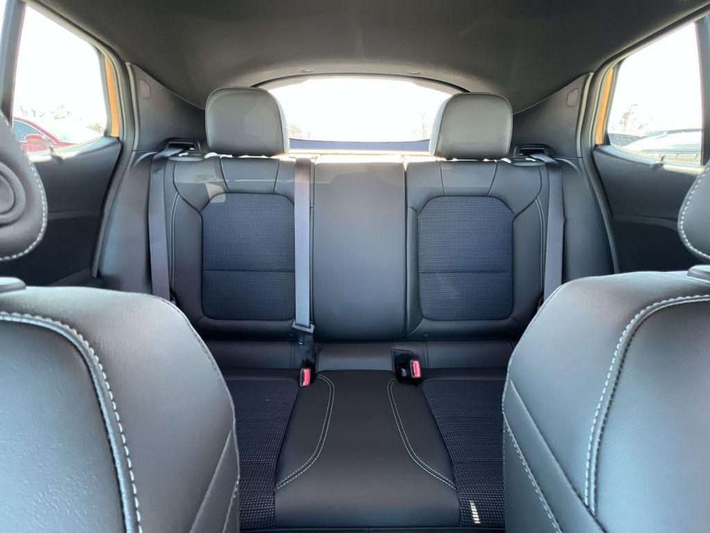 new 2025 Buick Envista car, priced at $24,385