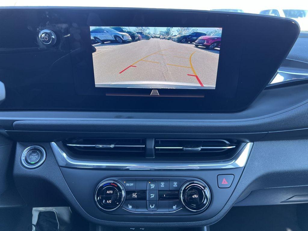 new 2025 Buick Envista car, priced at $24,385