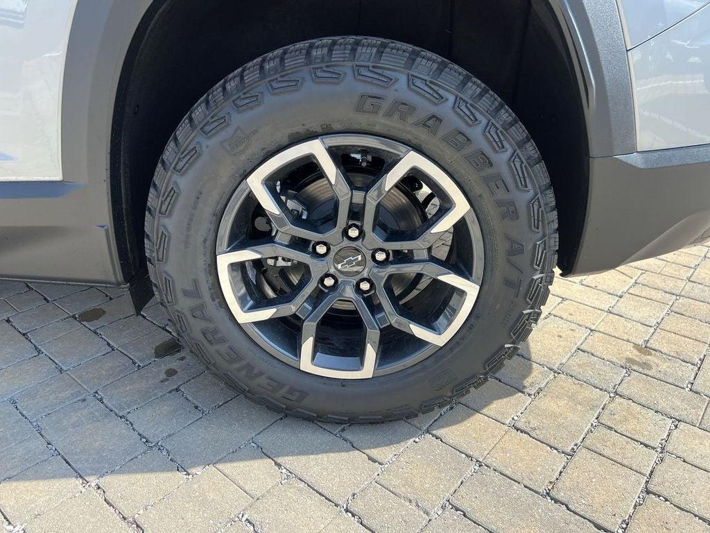 new 2026 Chevrolet Equinox car, priced at $34,690