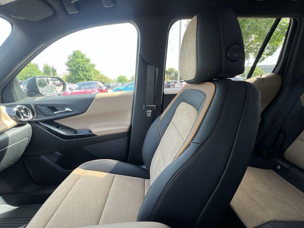 new 2026 Chevrolet Equinox car, priced at $34,690