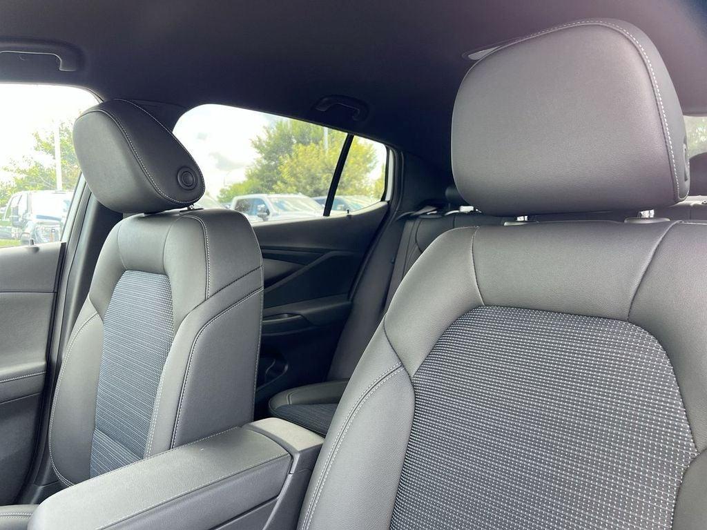 new 2025 Buick Envista car, priced at $26,785