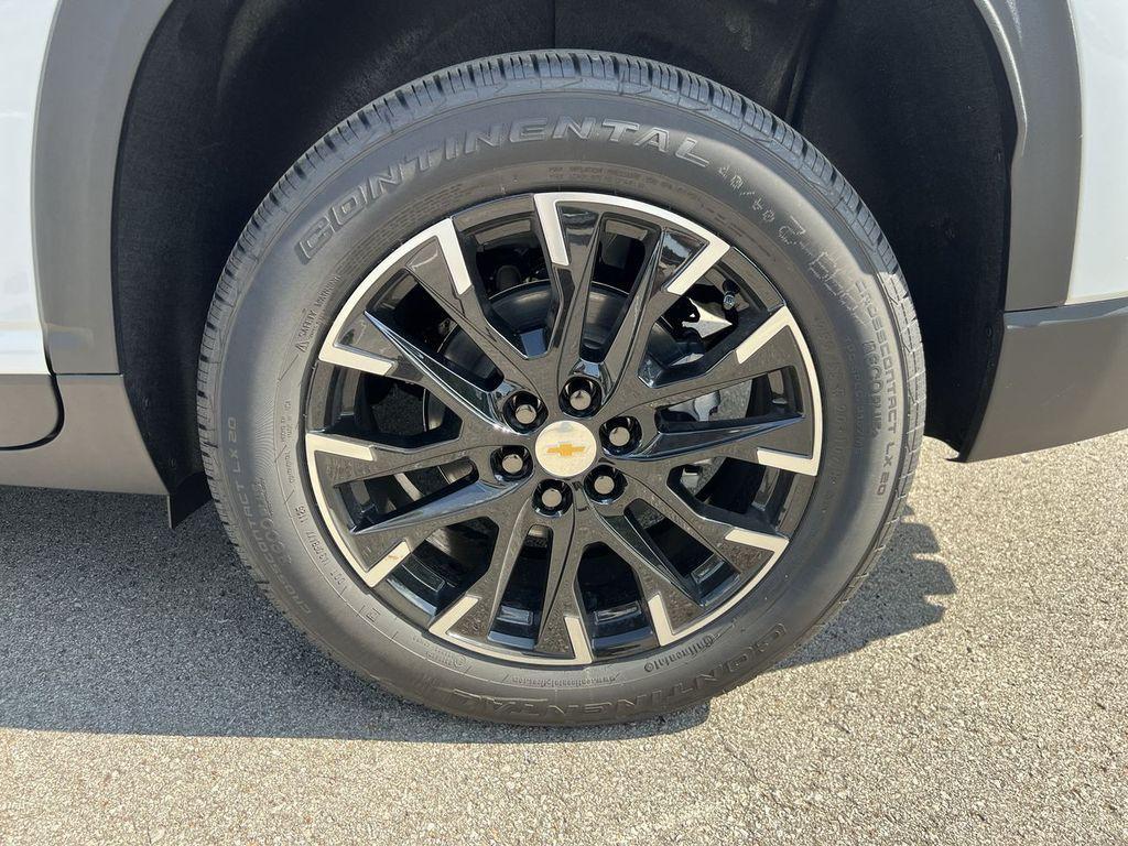 new 2025 Chevrolet Traverse car, priced at $49,194