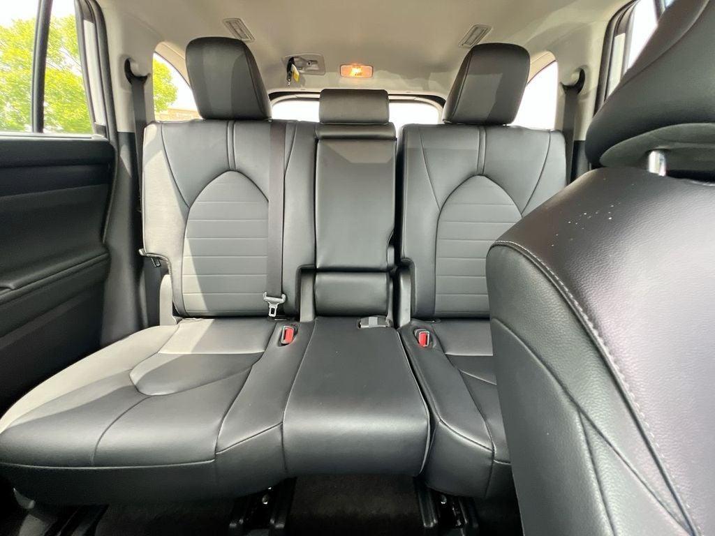 used 2025 Toyota Highlander Hybrid car, priced at $49,000