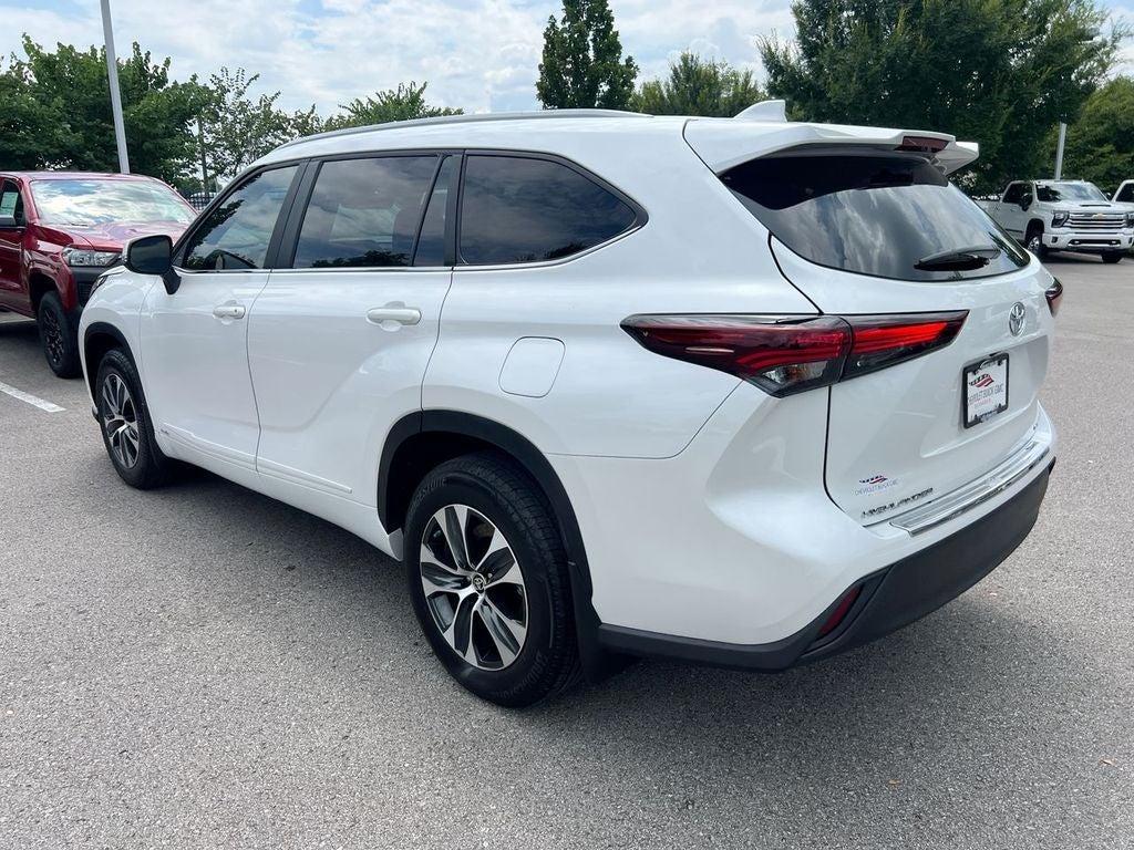 used 2025 Toyota Highlander Hybrid car, priced at $49,000