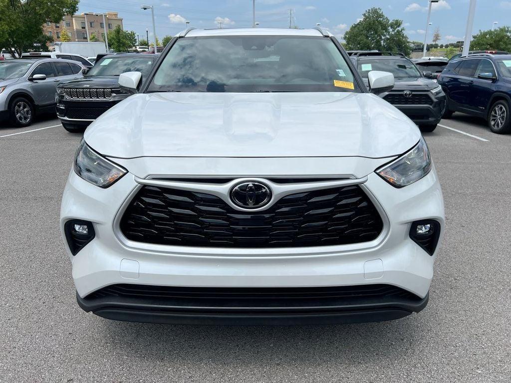 used 2025 Toyota Highlander Hybrid car, priced at $49,000