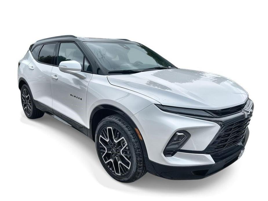 new 2025 Chevrolet Blazer car