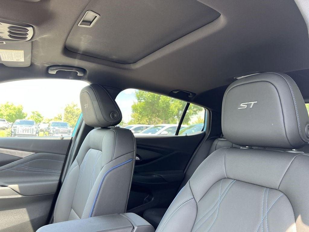 new 2025 Buick Envista car, priced at $29,970