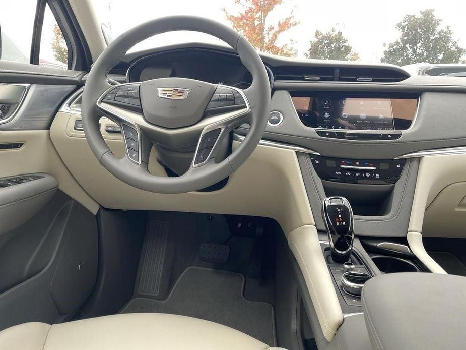 new 2025 Cadillac XT5 car