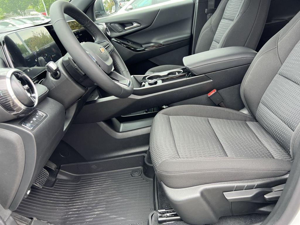 new 2026 Chevrolet Equinox car, priced at $32,245