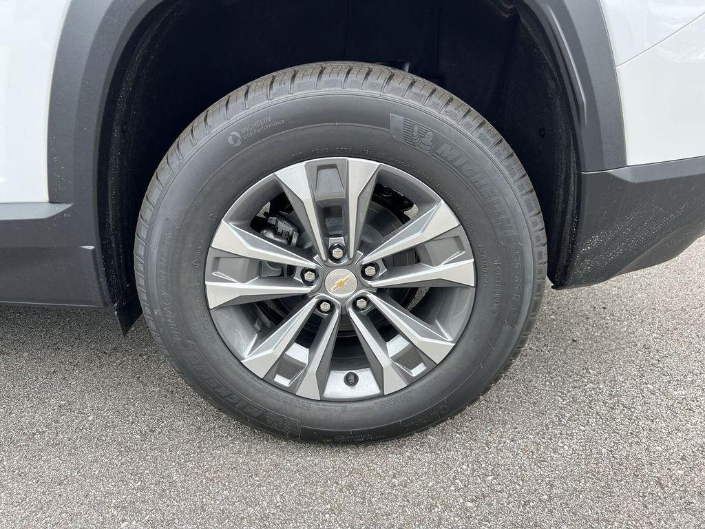 new 2026 Chevrolet Equinox car, priced at $32,245