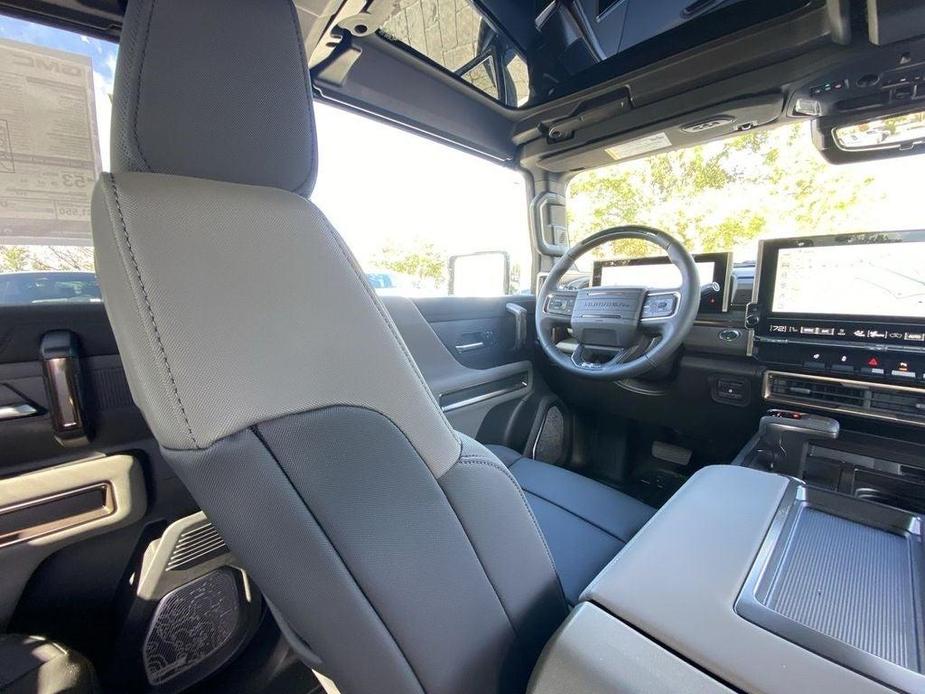 new 2025 GMC HUMMER EV car