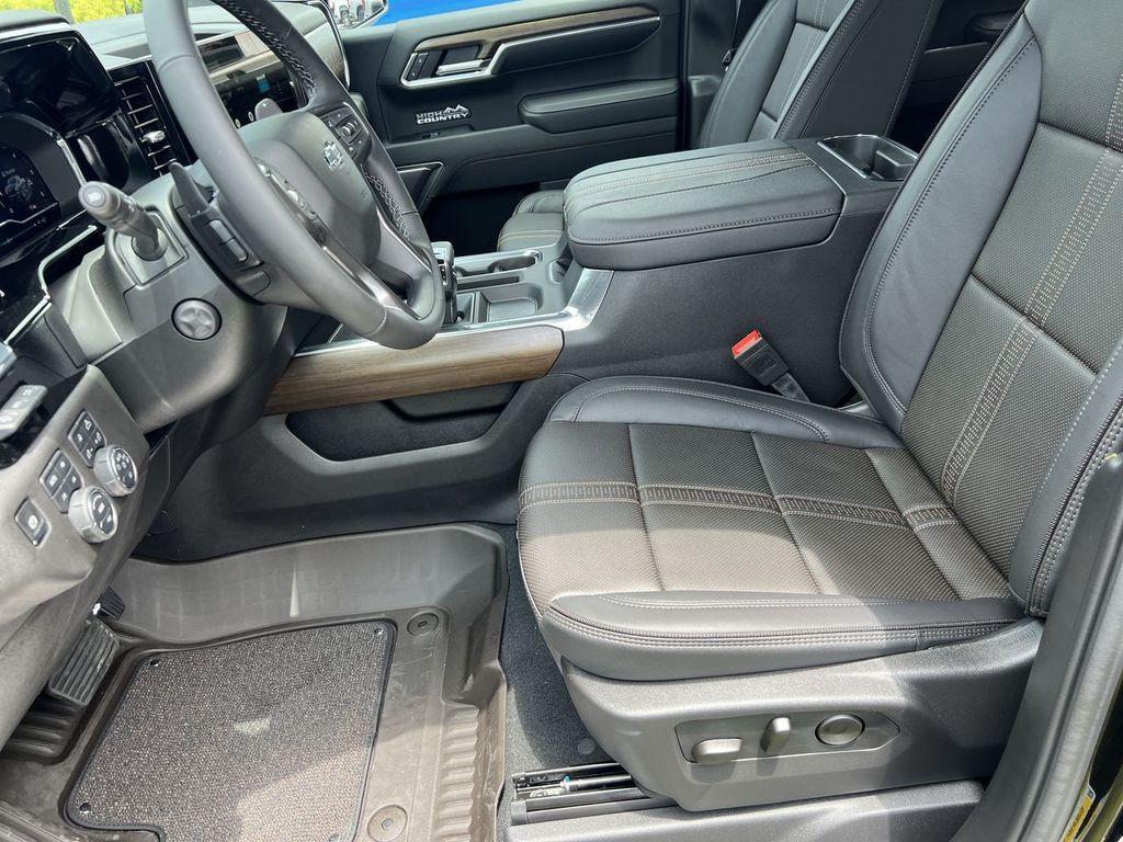 new 2025 Chevrolet Silverado 1500 car, priced at $70,555