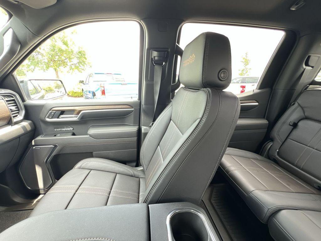 new 2025 Chevrolet Silverado 1500 car, priced at $70,555