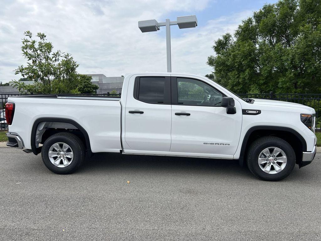 new 2025 GMC Sierra 1500 car, priced at $35,680