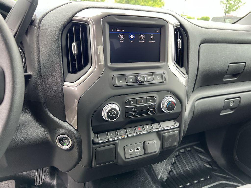 new 2025 GMC Sierra 1500 car, priced at $35,680