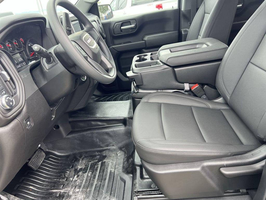 new 2025 GMC Sierra 1500 car, priced at $47,335