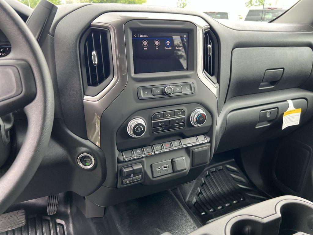 new 2025 GMC Sierra 1500 car, priced at $47,335
