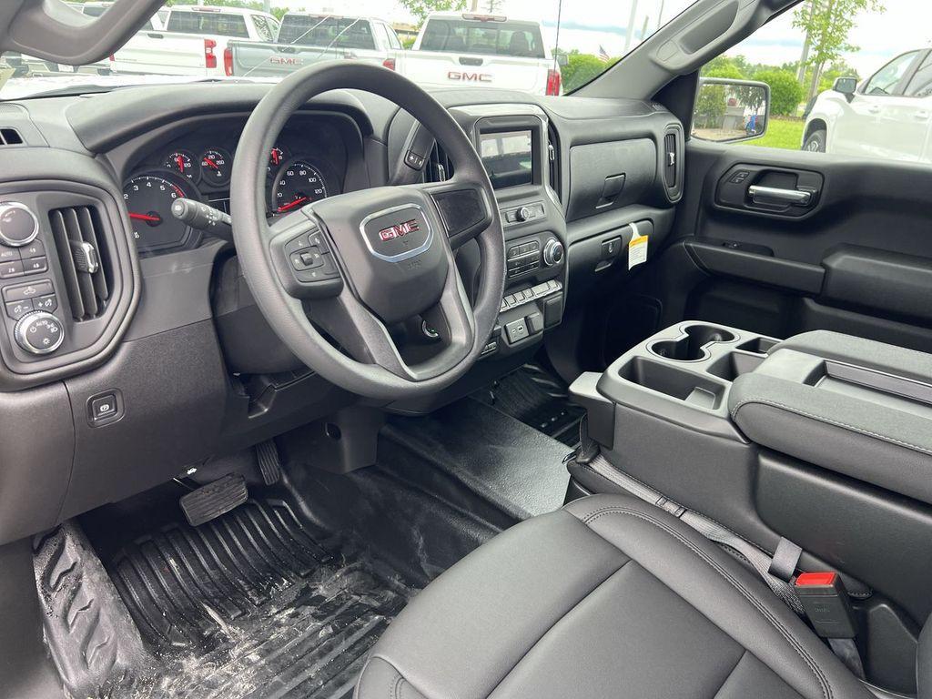 new 2025 GMC Sierra 1500 car, priced at $47,335