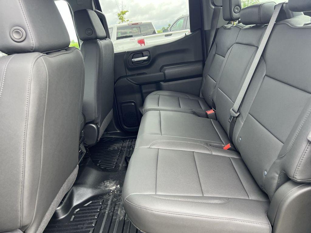 new 2025 GMC Sierra 1500 car, priced at $47,335