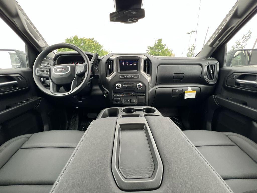 new 2025 GMC Sierra 1500 car, priced at $47,335