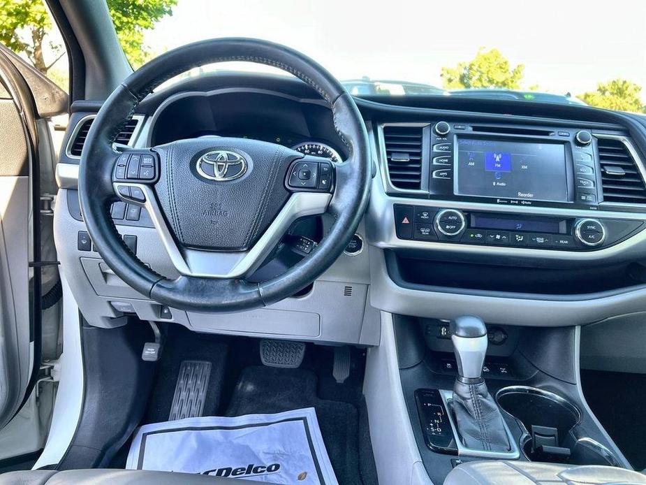 used 2016 Toyota Highlander car, priced at $18,924