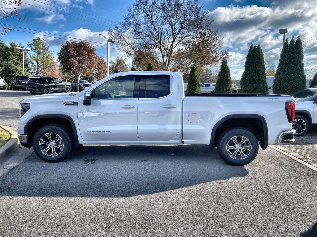 new 2025 GMC Sierra 1500 car, priced at $47,045