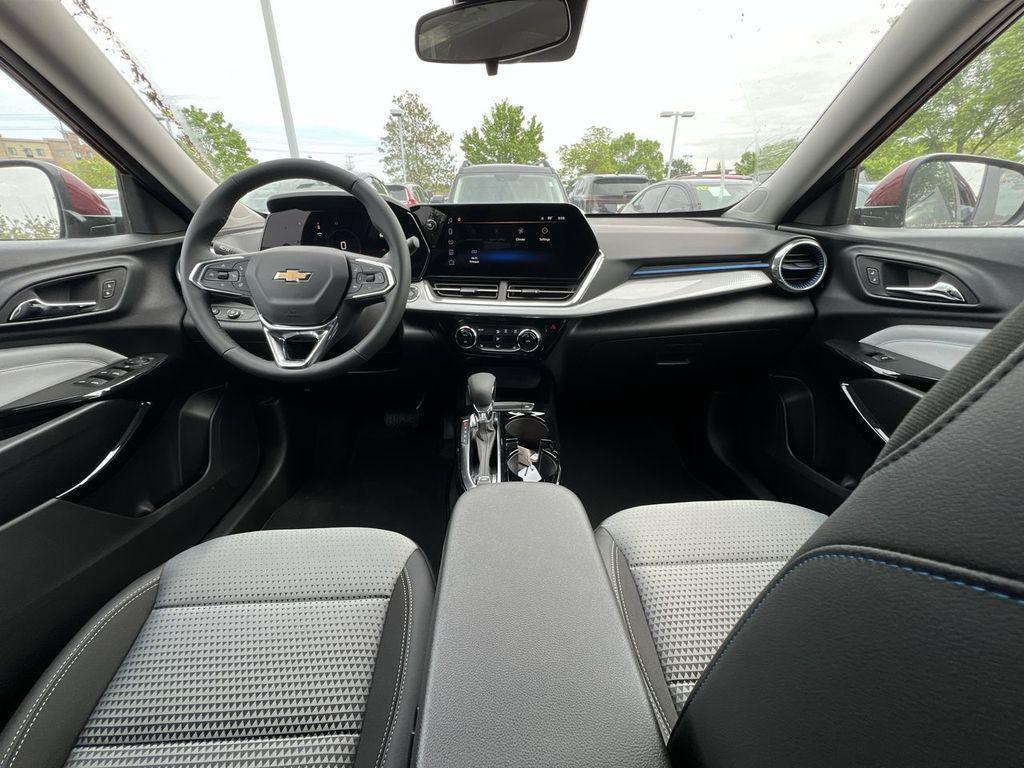 new 2025 Chevrolet Trax car, priced at $25,385