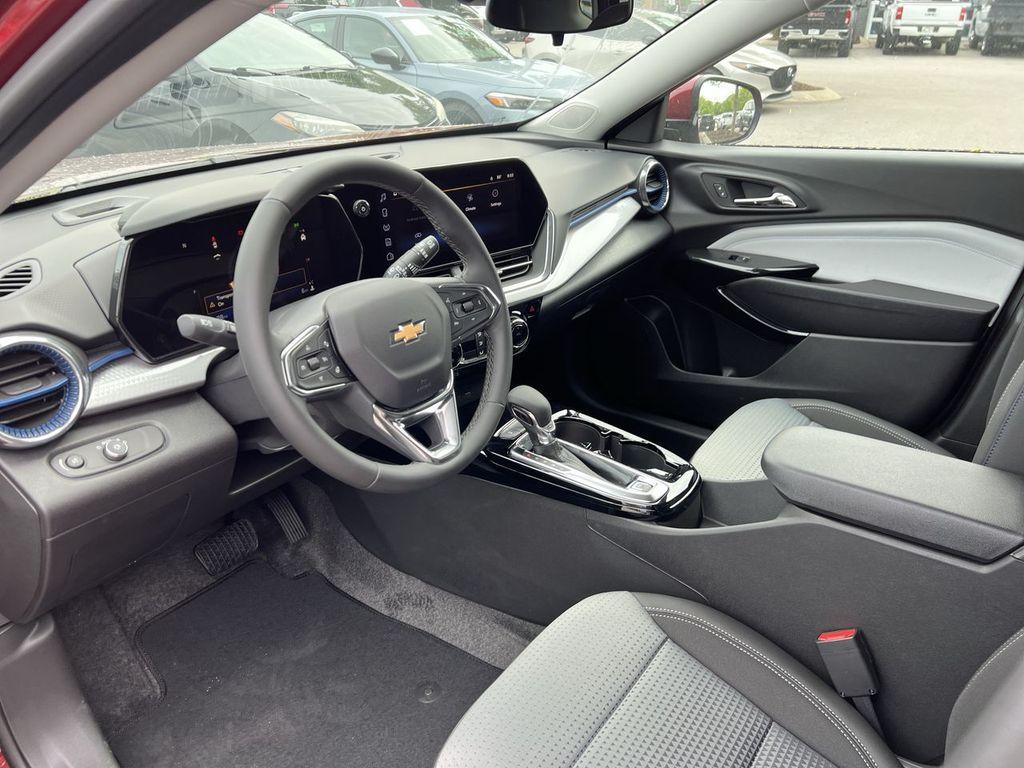 new 2025 Chevrolet Trax car, priced at $25,385