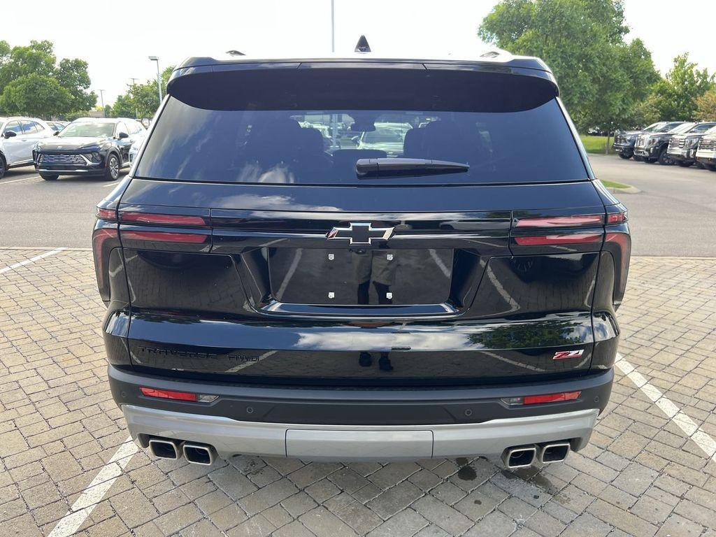 new 2025 Chevrolet Traverse car, priced at $54,194
