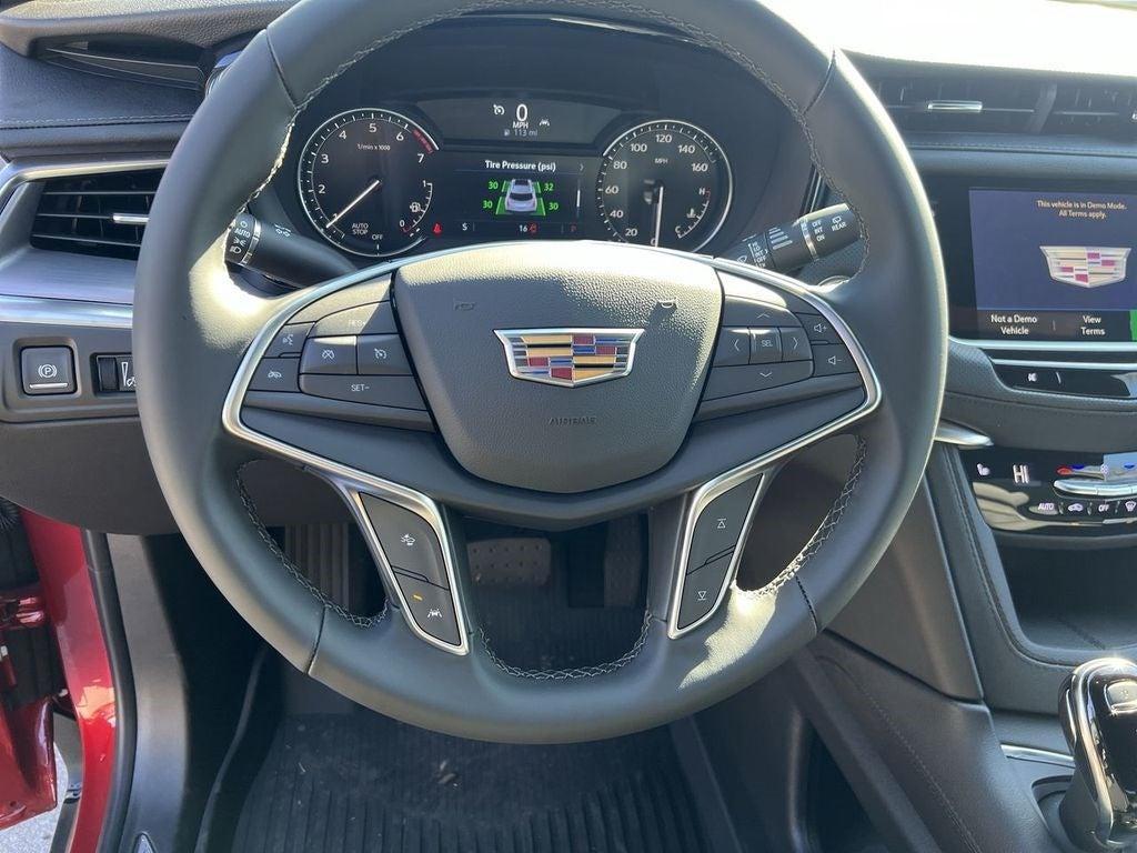 new 2025 Cadillac XT5 car