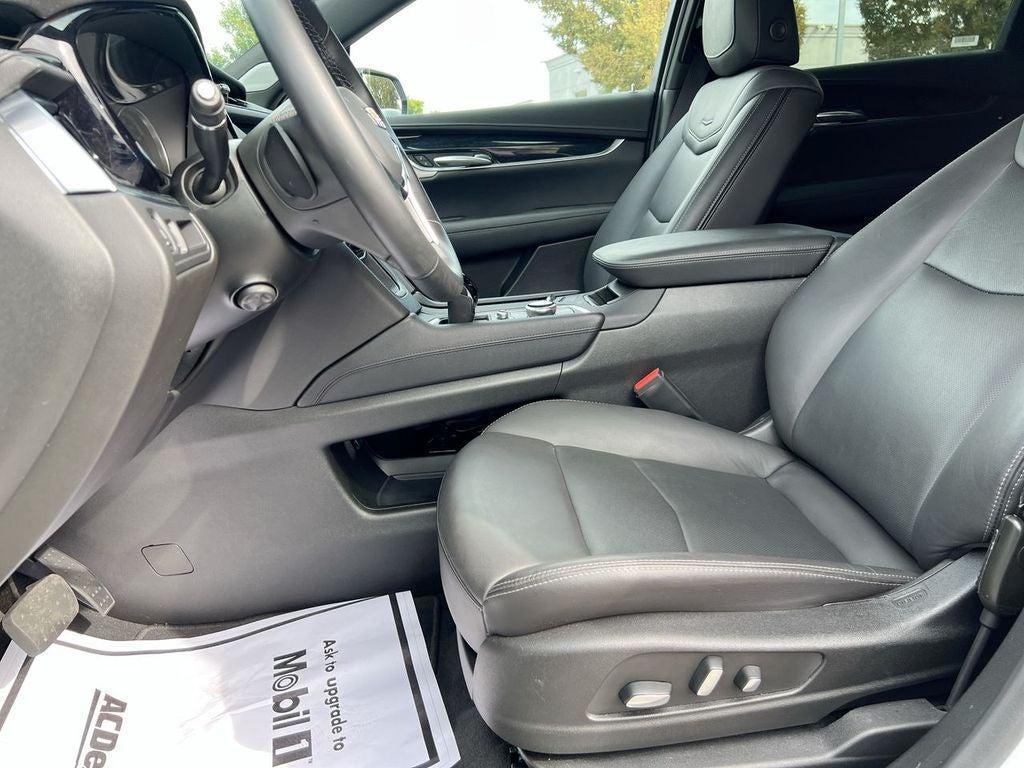 used 2025 Cadillac XT5 car, priced at $41,500