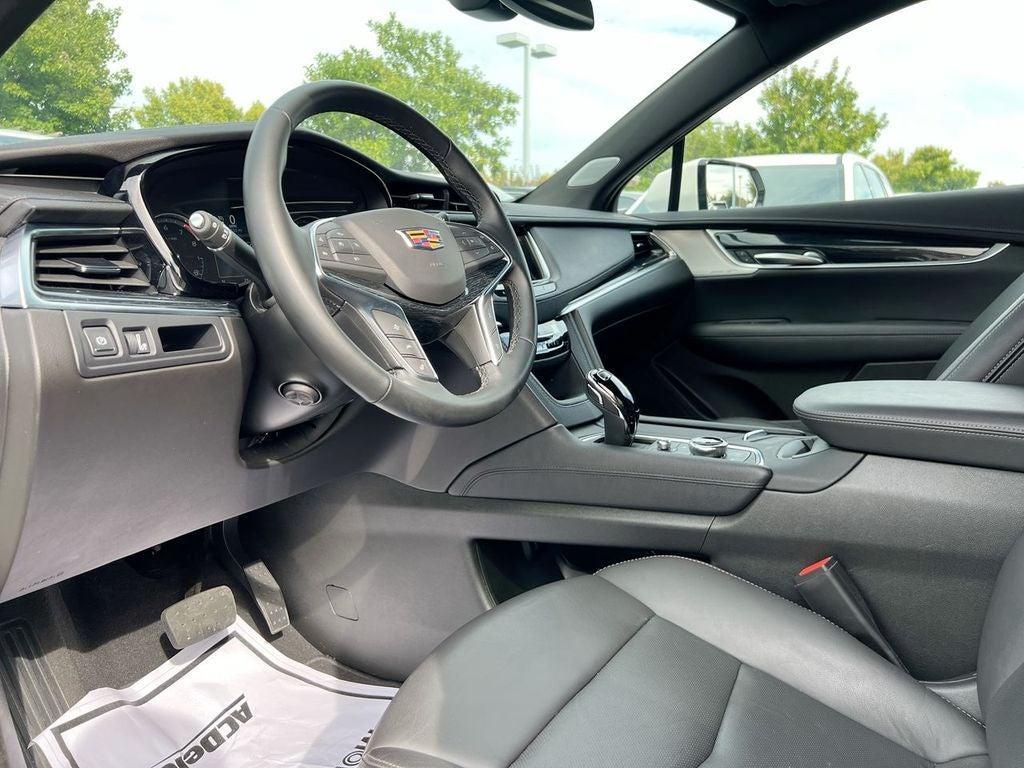 used 2025 Cadillac XT5 car, priced at $41,500
