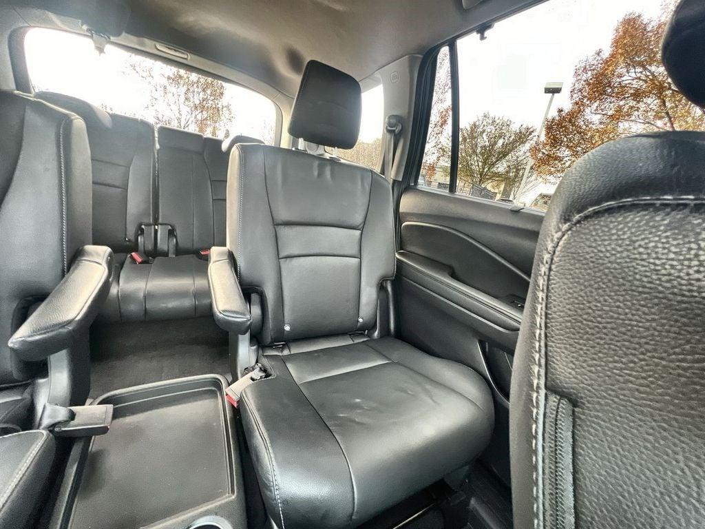 used 2022 Honda Pilot car, priced at $32,000