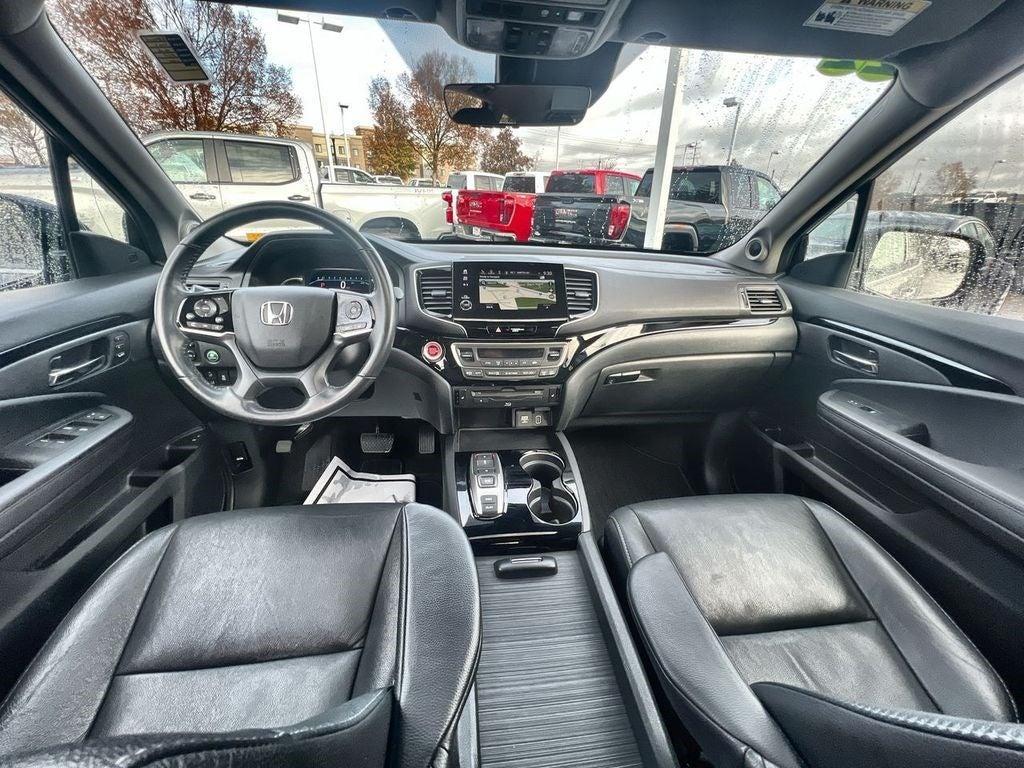 used 2022 Honda Pilot car, priced at $32,000