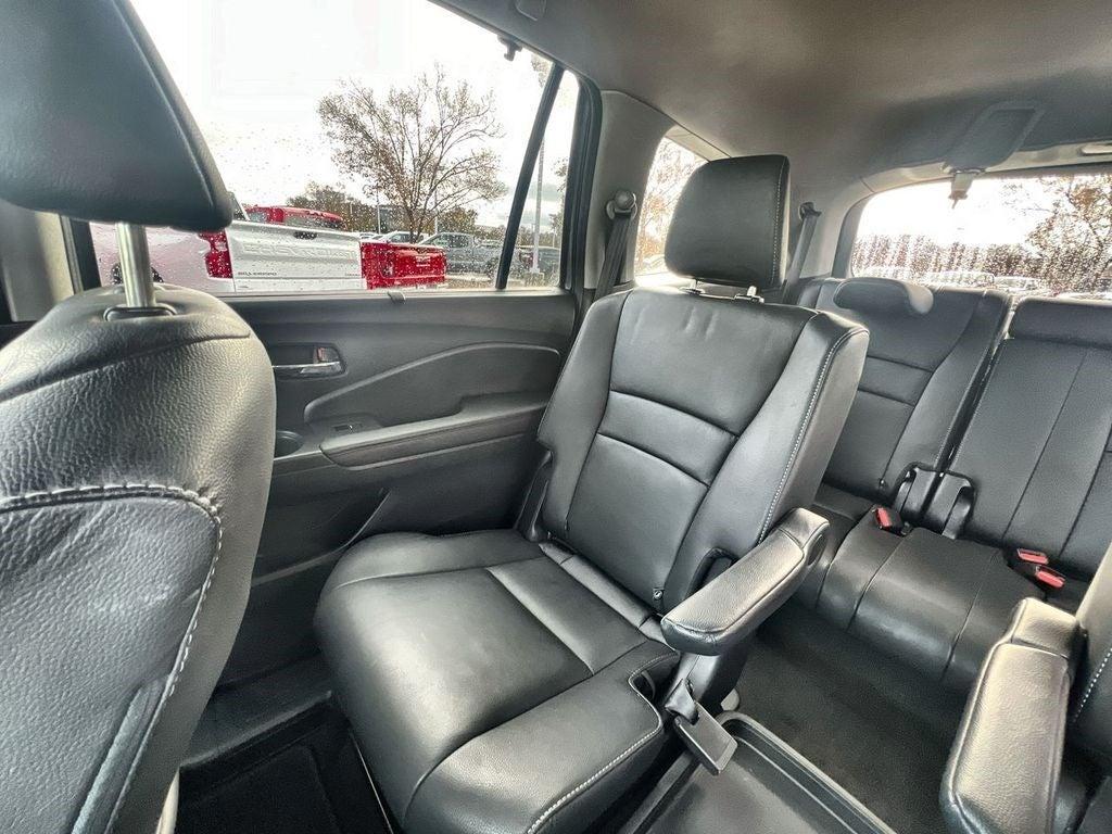 used 2022 Honda Pilot car, priced at $32,000