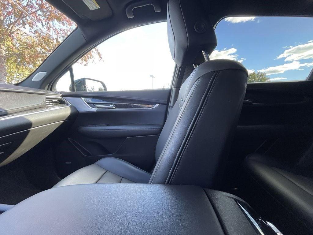 used 2022 Cadillac XT5 car, priced at $37,104