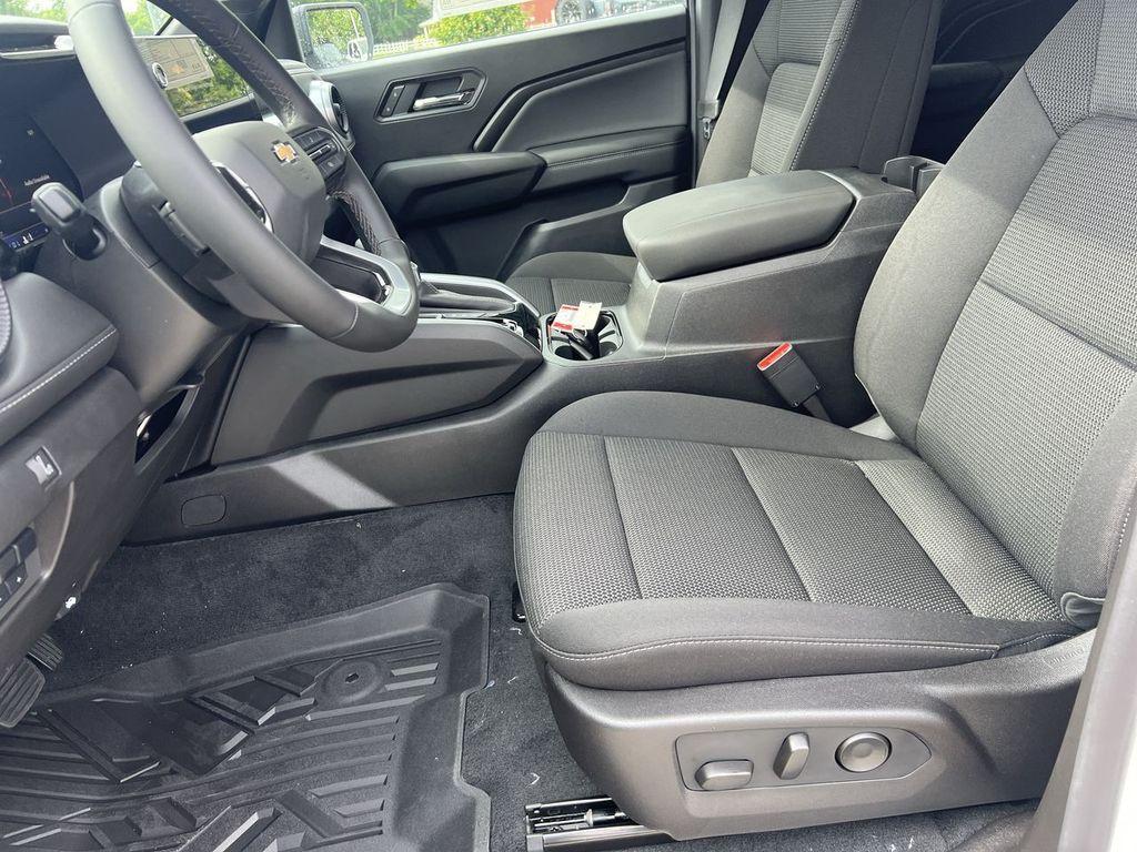 new 2025 Chevrolet Colorado car, priced at $39,315