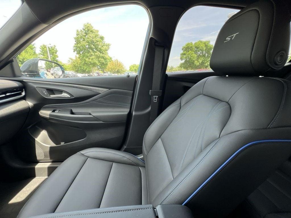 new 2025 Buick Envista car, priced at $29,970