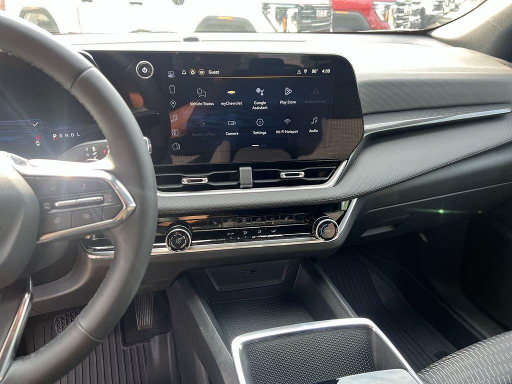 new 2026 Chevrolet Equinox car, priced at $30,290
