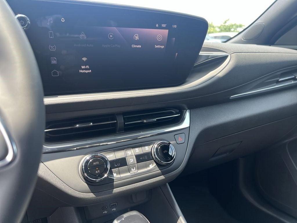 new 2025 Buick Envista car, priced at $27,280