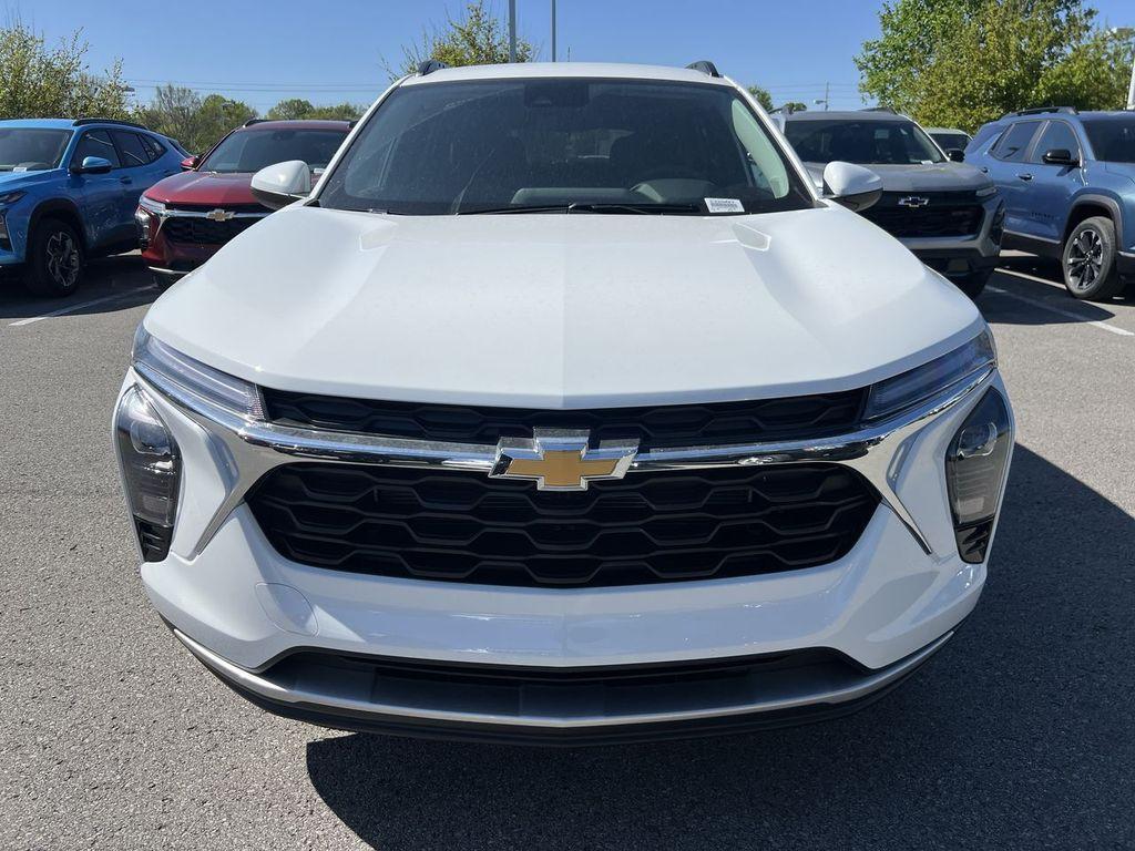 new 2025 Chevrolet Trax car, priced at $25,385