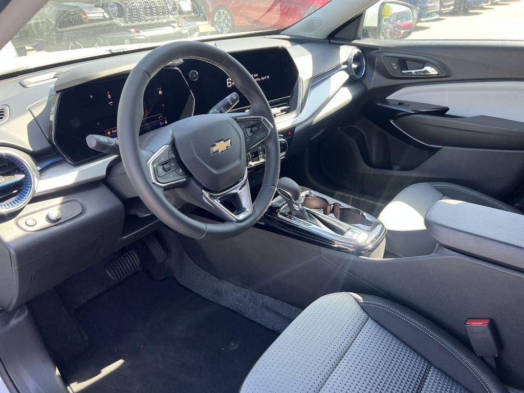 new 2025 Chevrolet Trax car, priced at $25,385