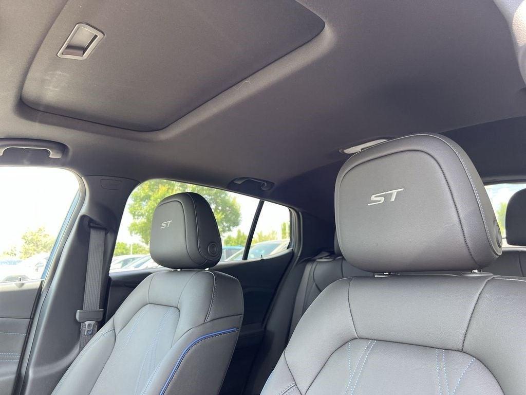 new 2025 Buick Envista car, priced at $29,970