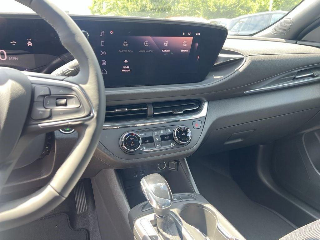 new 2025 Buick Envista car, priced at $27,280